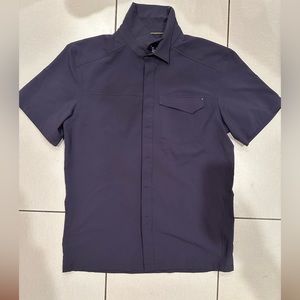 Arc'Teryx Transept SS Button Up Shirt Logo Dark Purple Men's Size Medium
